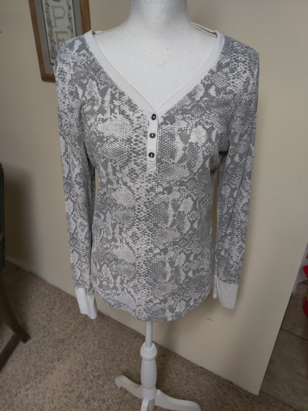 Time and Tru Grey Snake-Print Henley Long Sleeve Top Large